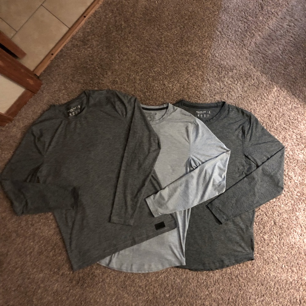 3 Abercrombie and Fitch Men’s size Medium AirKnit long sleeve shirts